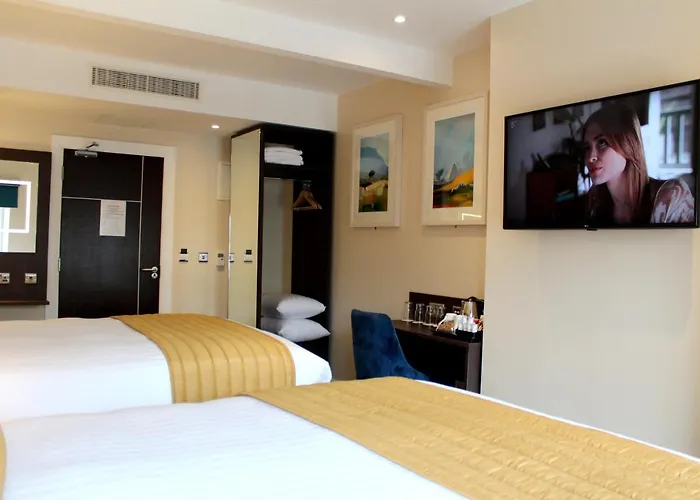 Joyce's Inishowen 3* Carndonagh